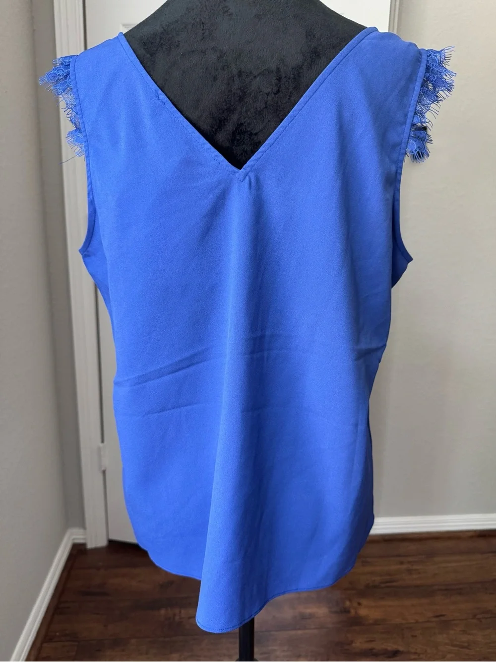 NWT French Connection Cobalt Blue Lace Trim Sleeveless V-Neck Top size Large